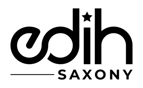 Schwarzer Schriftzug mit den Buchstaben e d i h sowie dem Schriftzug Saxony