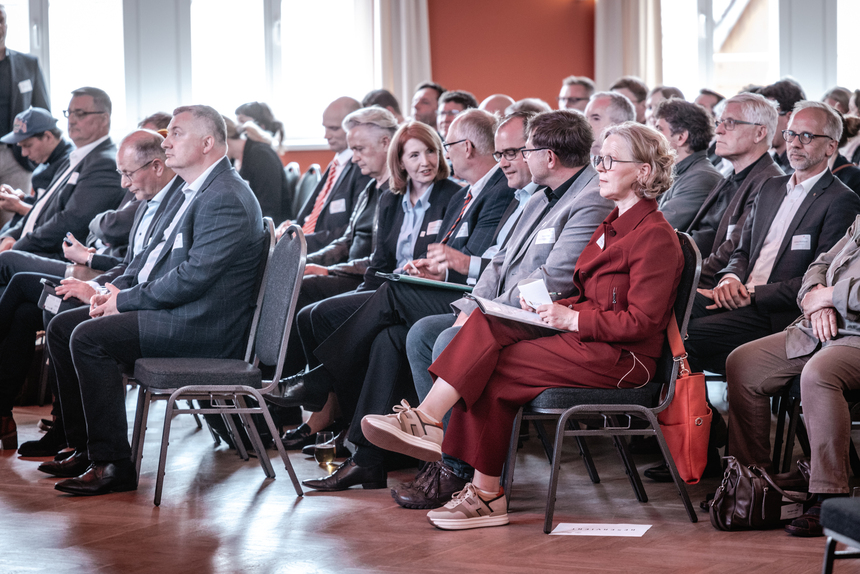 Blick von der Seite in das Auditorium.