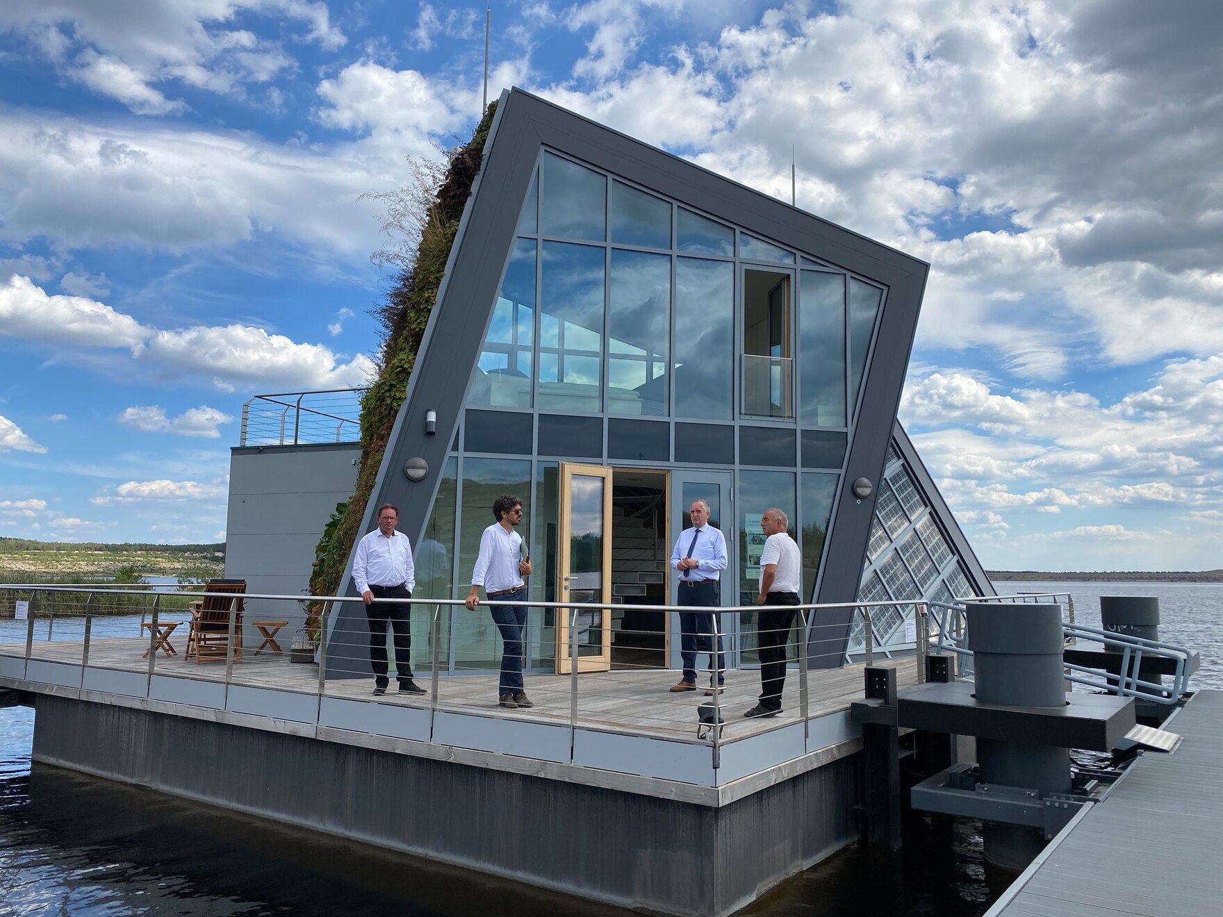Schwimmendes autartec Haus