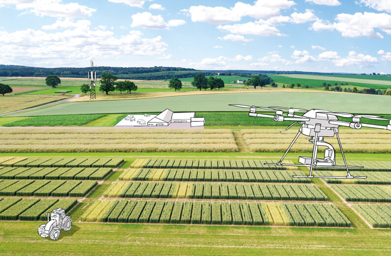 Feld wird bewirtschaftet von Drohnen
