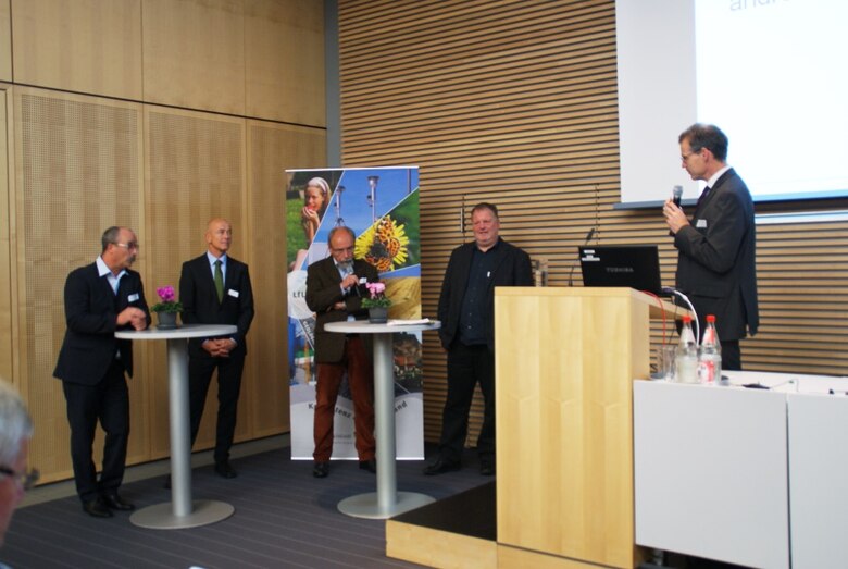 Diskussion zum zweiten Block: Landwirtschaft 4.0 auf dem Acker - Dr. Pößneck (LfULG), Herr Leithold (Agri Con GmbH), Prof. Dr. Trautz (Hochschule Osnabrück), Herr Schmidt (EXAgT GbR) und Prof. Dr. Herlitzius (TU Dresden) (von links)