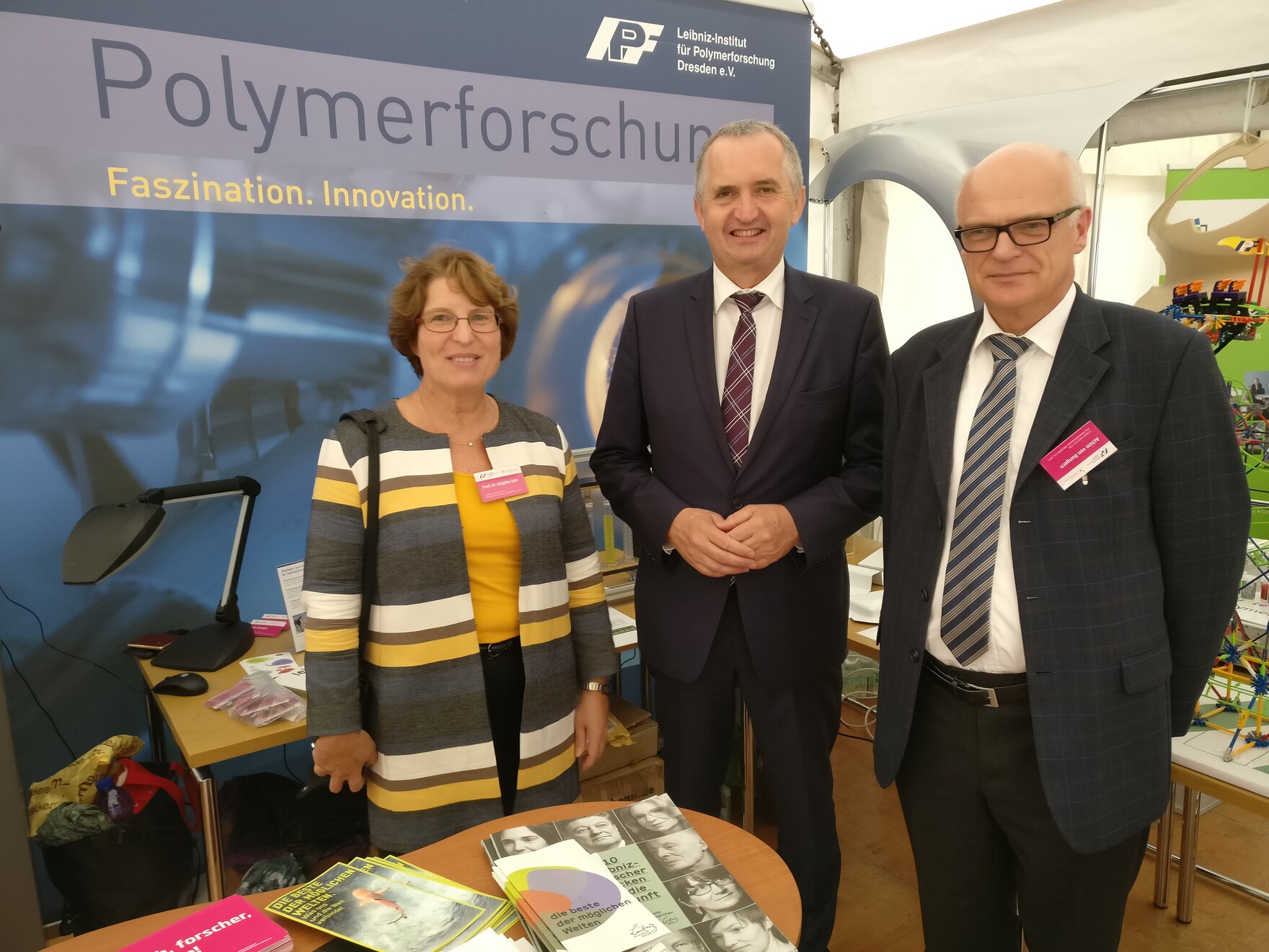 Gemeinsames Foto mit Prof. Dr. Brigitte Voit und Achim von Dungern vom Leibniz-Institut für Polymerforschung Dresden.